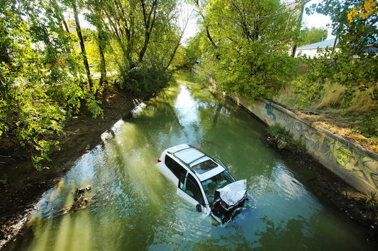 How to Escape a Car in a Dangerous Scenario